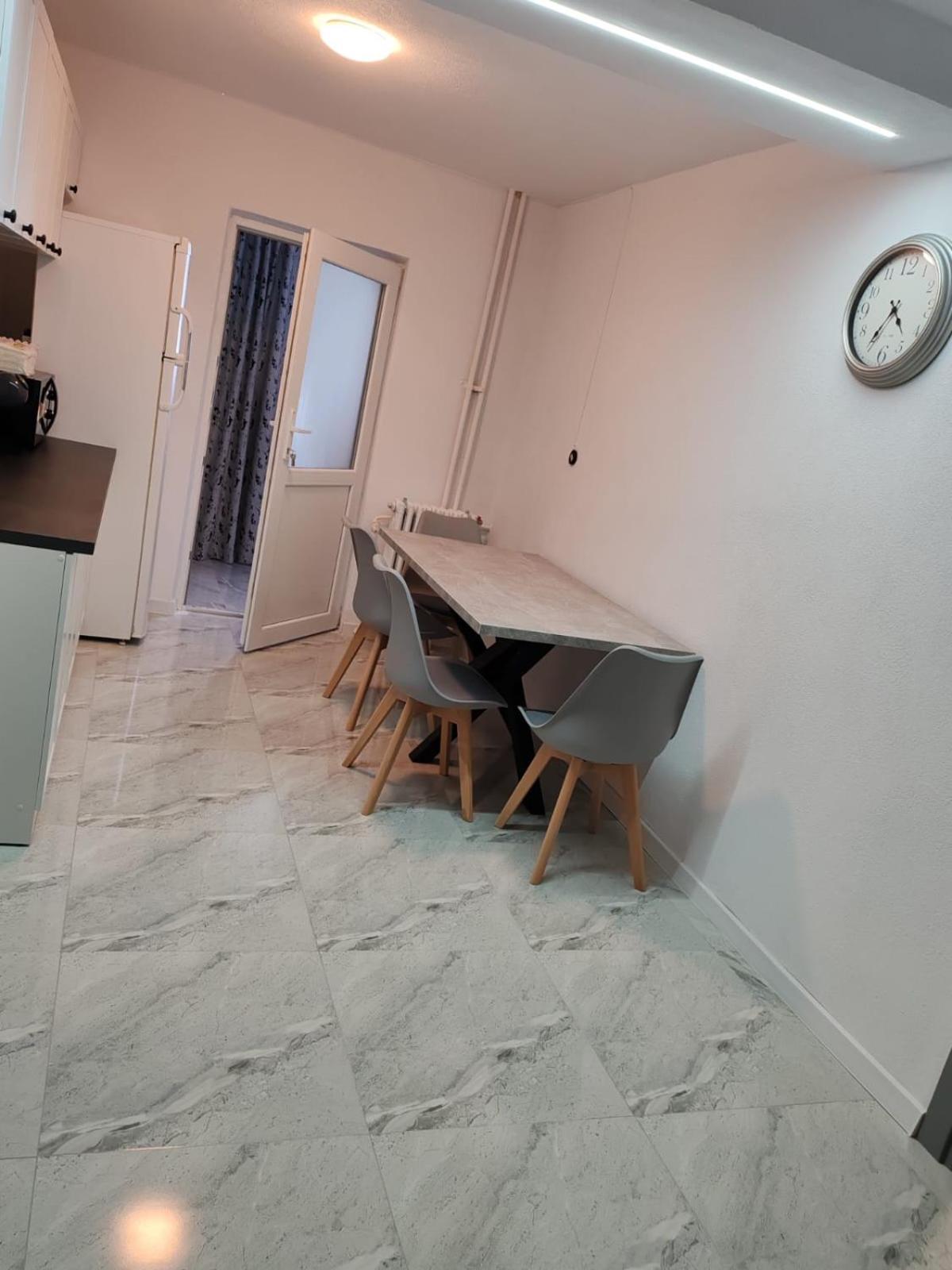Garsoniera G3 Apartment Craiova Exterior photo